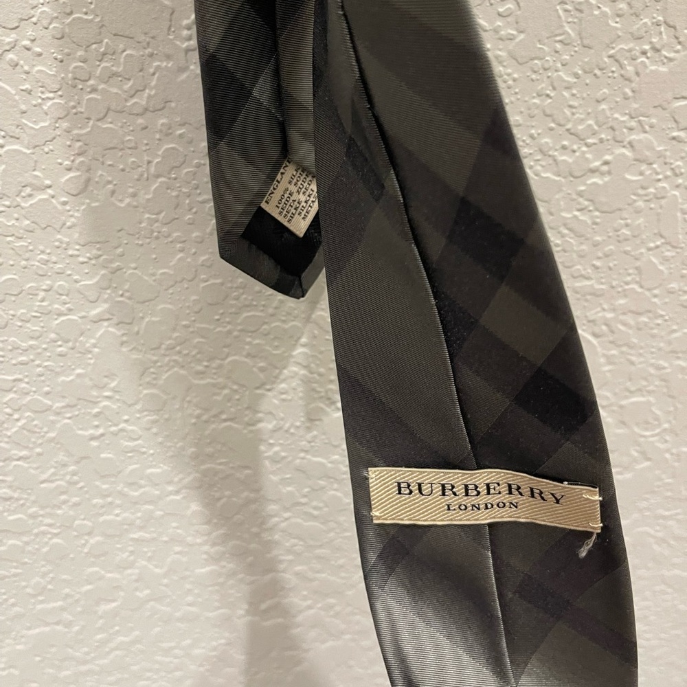 Burberry Brit gray tie